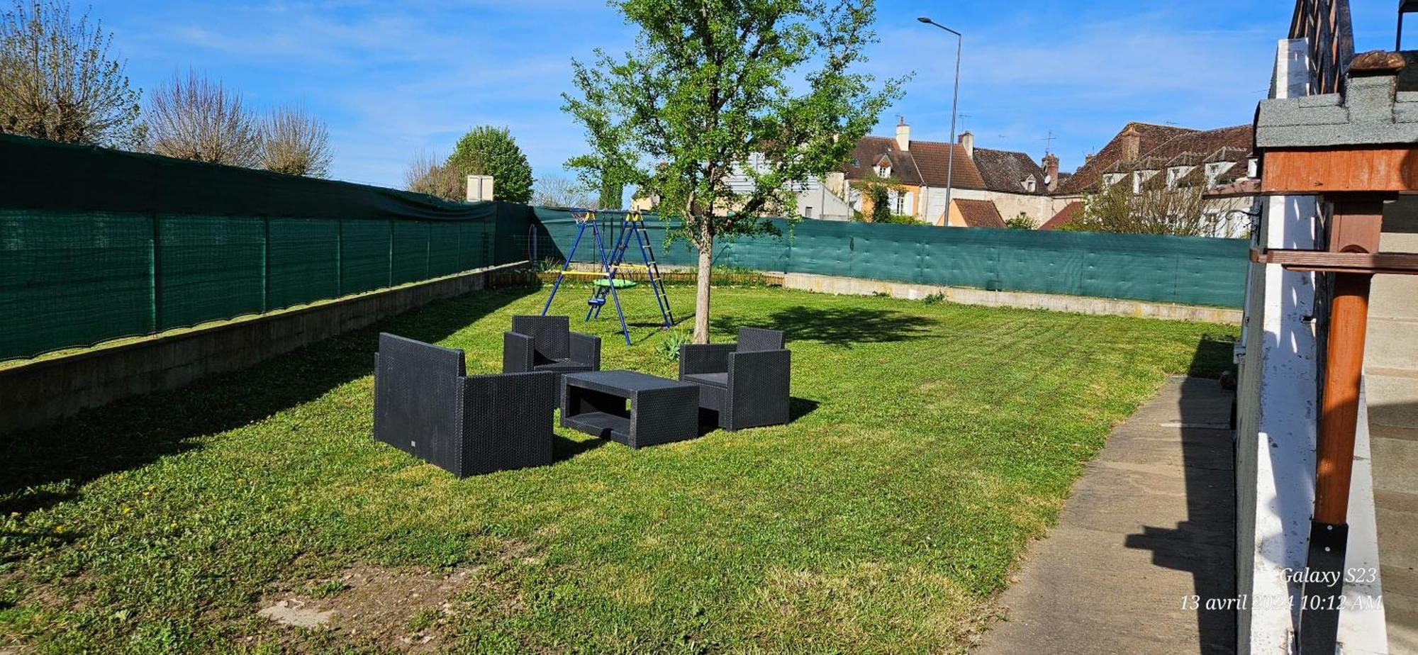 Pavillon Avec Jardin Clos Au Bord De L'Yonne Coulanges-sur-Yonne Εξωτερικό φωτογραφία