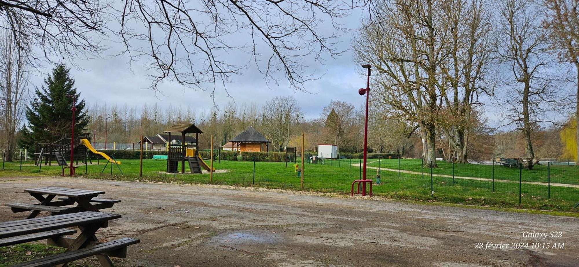 Pavillon Avec Jardin Clos Au Bord De L'Yonne Coulanges-sur-Yonne Εξωτερικό φωτογραφία